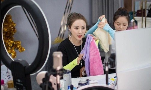 C&uacute; sốc marketing: KOL/KOC hết thời, SEO bị khai tử, doanh nghiệp phải nịnh nọt AI, những 'Influencer' quyền lực nhất thế giới với 800 triệu fan mỗi tuần- Ảnh 4.