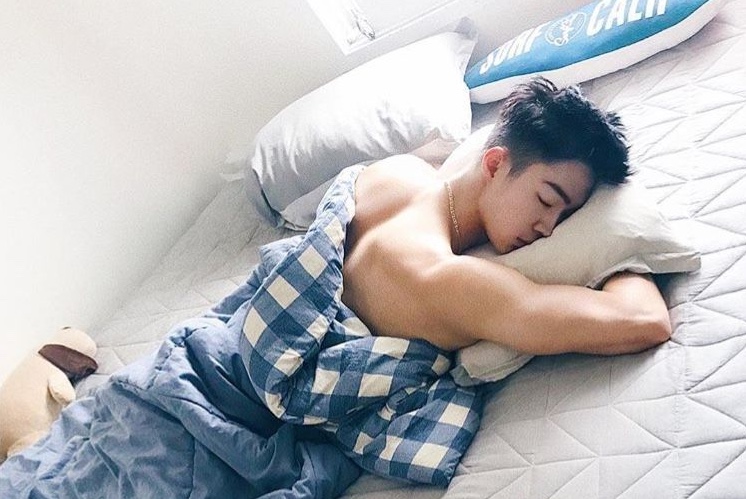 Tết rảnh mấy cũng kh&ocirc;ng ngủ kiểu n&agrave;y! B&aacute;c sĩ cảnh b&aacute;o: G&acirc;y vi&ecirc;m m&atilde;n t&iacute;nh, c&agrave;ng ngủ c&agrave;ng mệt nhưng nhiều người th&iacute;ch- Ảnh 3.