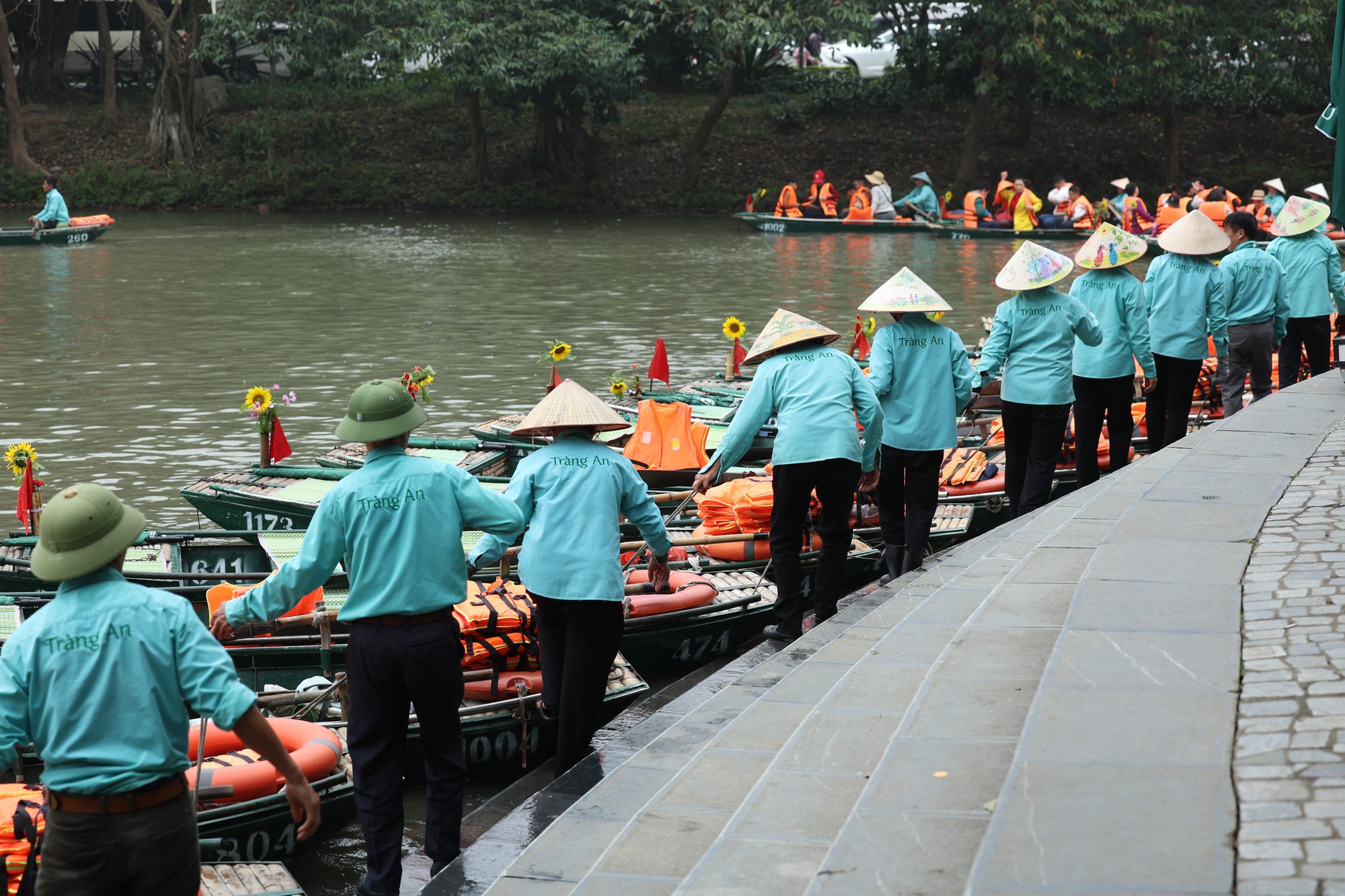 Di sản Tr&agrave;ng An (Ninh B&igrave;nh) ra th&ocirc;ng b&aacute;o khẩn giữa m&ugrave;ng 4 Tết- Ảnh 4.