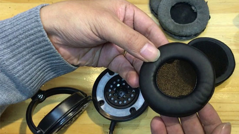 Sốc thật! Chất g&acirc;y ung thư được t&igrave;m thấy trong 81 mẫu tai nghe tr&ecirc;n to&agrave;n thế giới, độc tố thẩm thấu qua da nhờ&hellip; mồ h&ocirc;i- Ảnh 3.