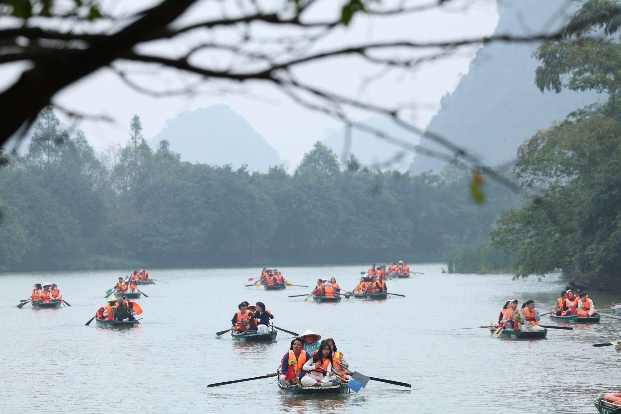 Di sản Tr&agrave;ng An (Ninh B&igrave;nh) ra th&ocirc;ng b&aacute;o khẩn giữa m&ugrave;ng 4 Tết- Ảnh 3.