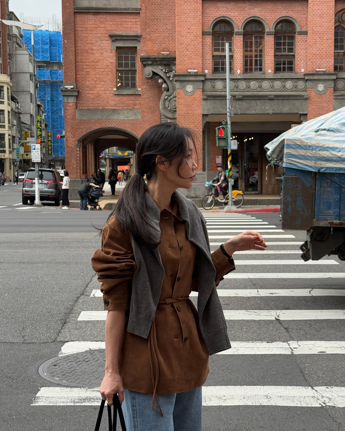 5 gam m&agrave;u trang phục l&ecirc;n h&igrave;nh 