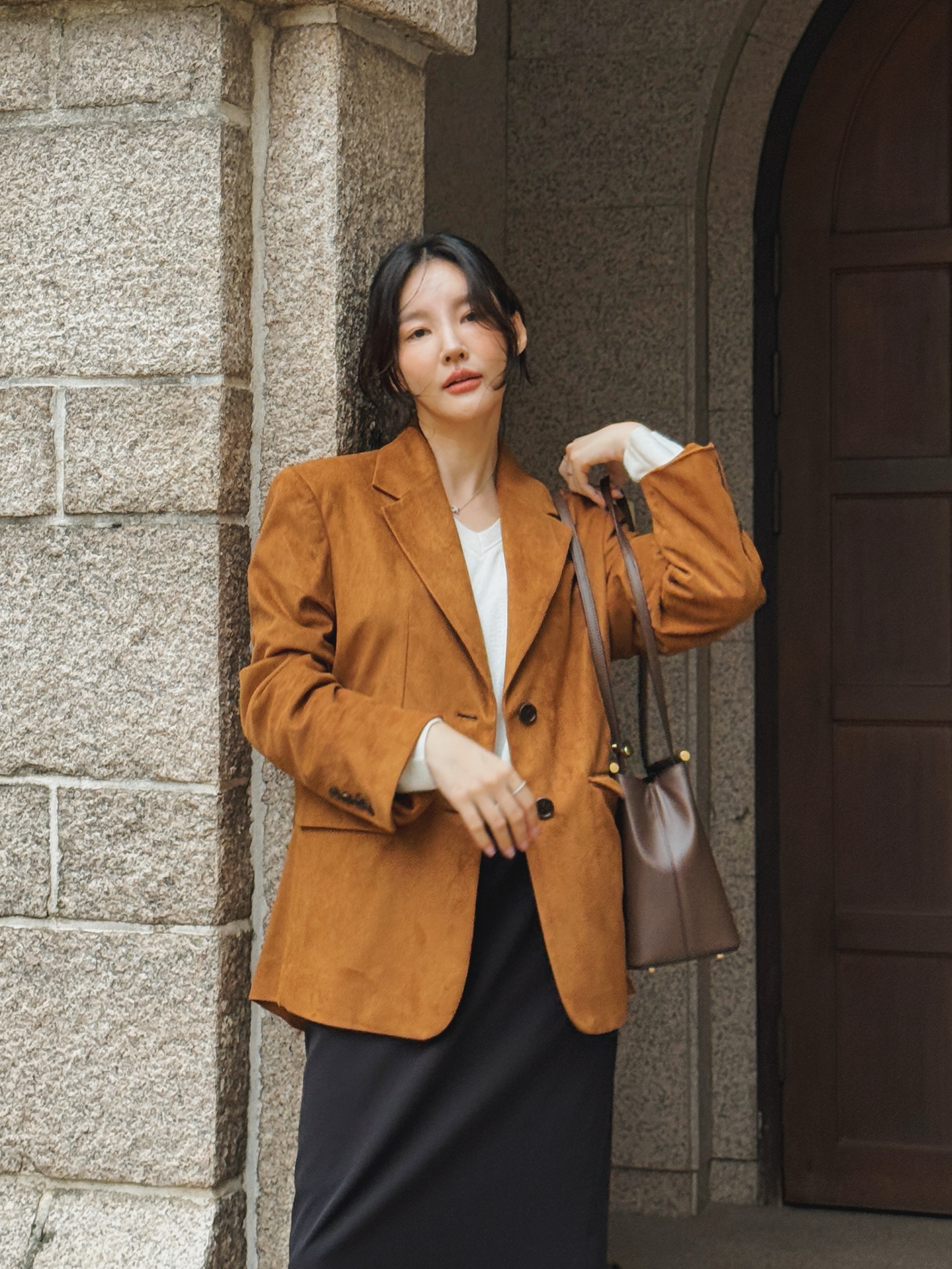 Thời tiết này mặc áo blazer là đẹp nhất: 5 công thức muốn áp dụng suốt Tết không chán- Ảnh 1.