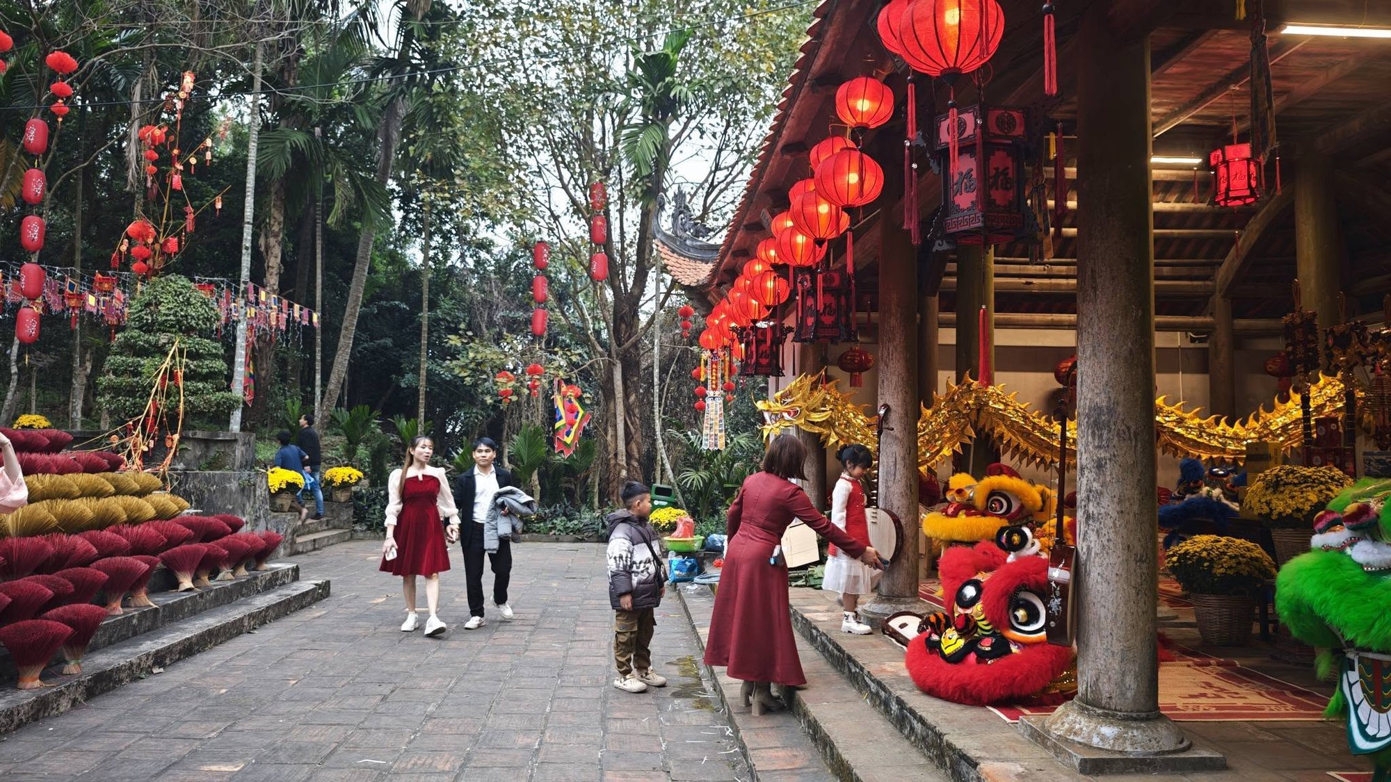 Ngọn n&uacute;i cao chưa đến 100m, được mệnh danh l&agrave; 