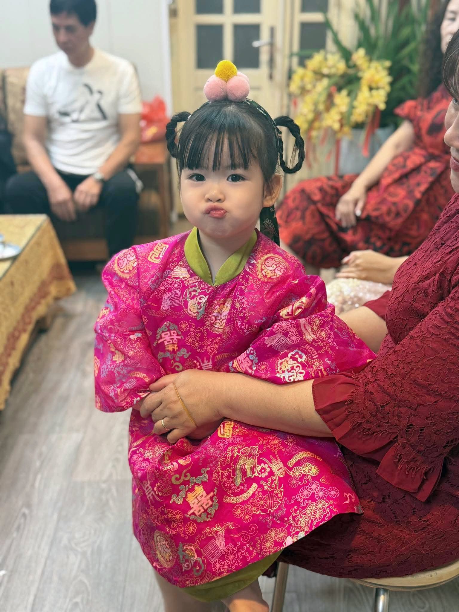 &Aacute;i nữ Đỗ Mỹ Linh đ&uacute;ng chất tiểu thư 