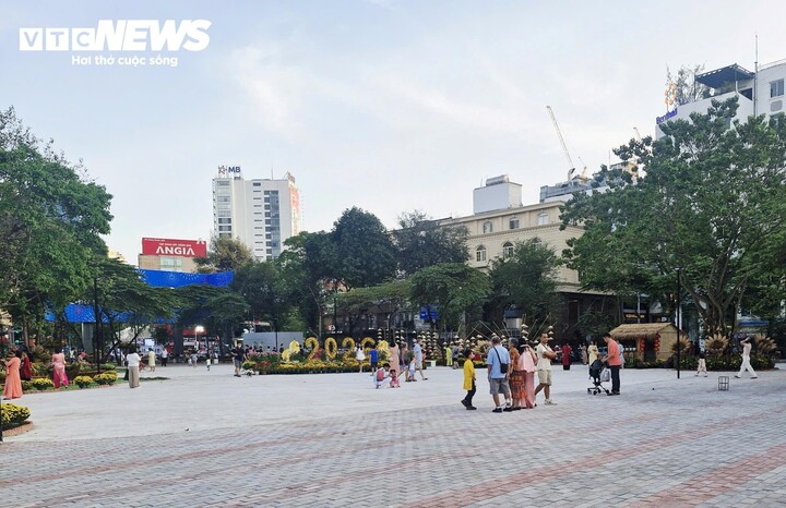 Diện mạo kh&aacute;c lạ của khu đất 'qu&acirc;y t&ocirc;n' hơn 2 thập kỷ ở trung t&acirc;m TP.HCM- Ảnh 2.