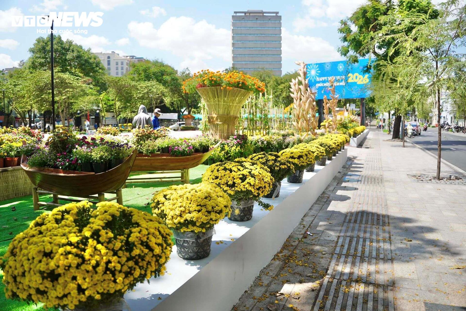 Diện mạo kh&aacute;c lạ của khu đất 'qu&acirc;y t&ocirc;n' hơn 2 thập kỷ ở trung t&acirc;m TP.HCM- Ảnh 1.