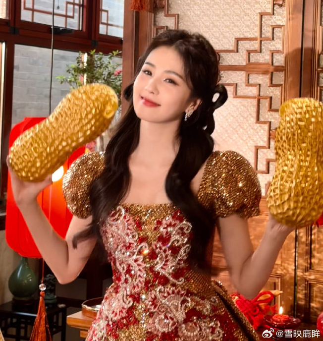 Bắt gặp cặp diễn vi&ecirc;n hot nhất năm 2025 