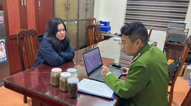 Ra quyết định khởi tố chủ cửa h&agrave;ng Nguyễn Thị Trang SN 1993- Ảnh 1.