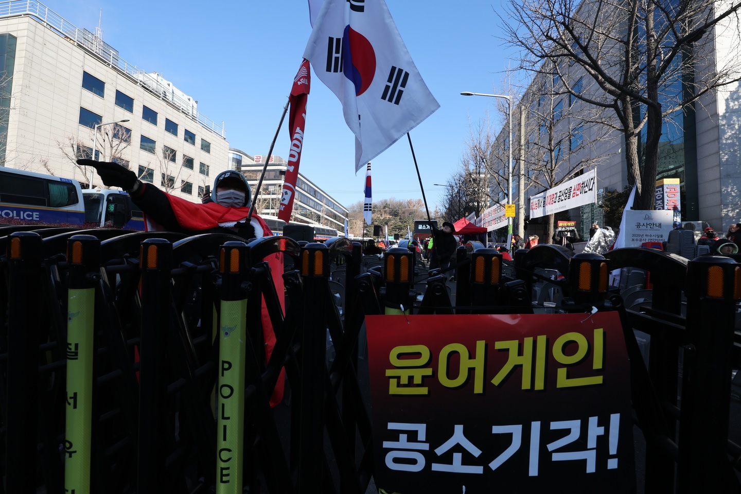 Tranh c&atilde;i sau bản &aacute;n chung th&acirc;n của cựu Tổng thống H&agrave;n Quốc Yoon Suk-yeol- Ảnh 1.