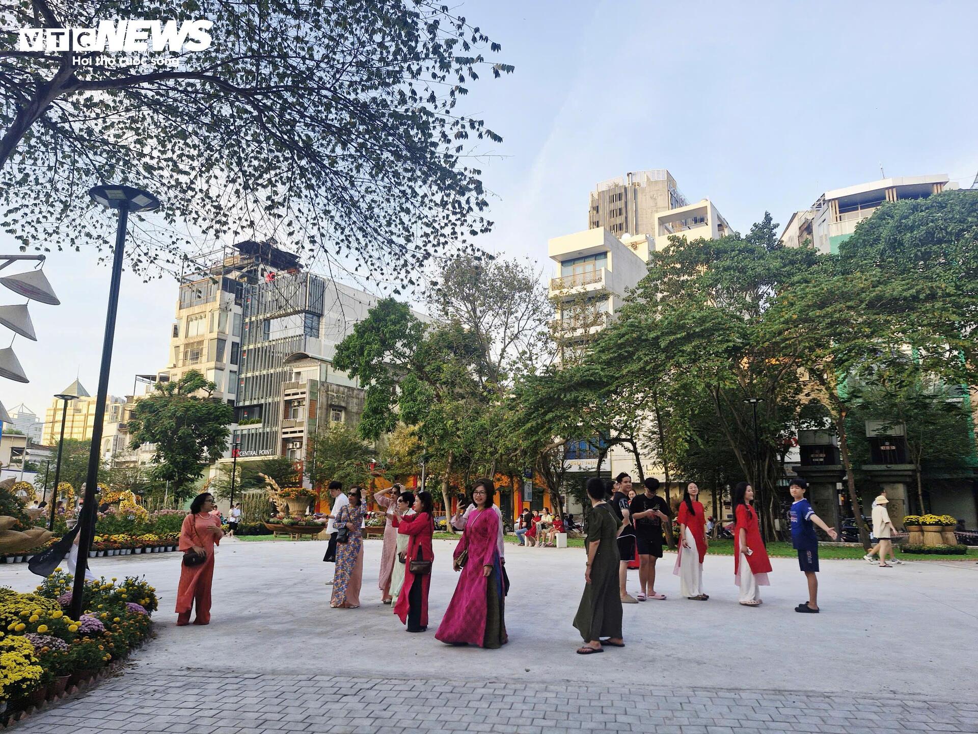 Diện mạo kh&aacute;c lạ của khu đất 'qu&acirc;y t&ocirc;n' hơn 2 thập kỷ ở trung t&acirc;m TP.HCM- Ảnh 3.