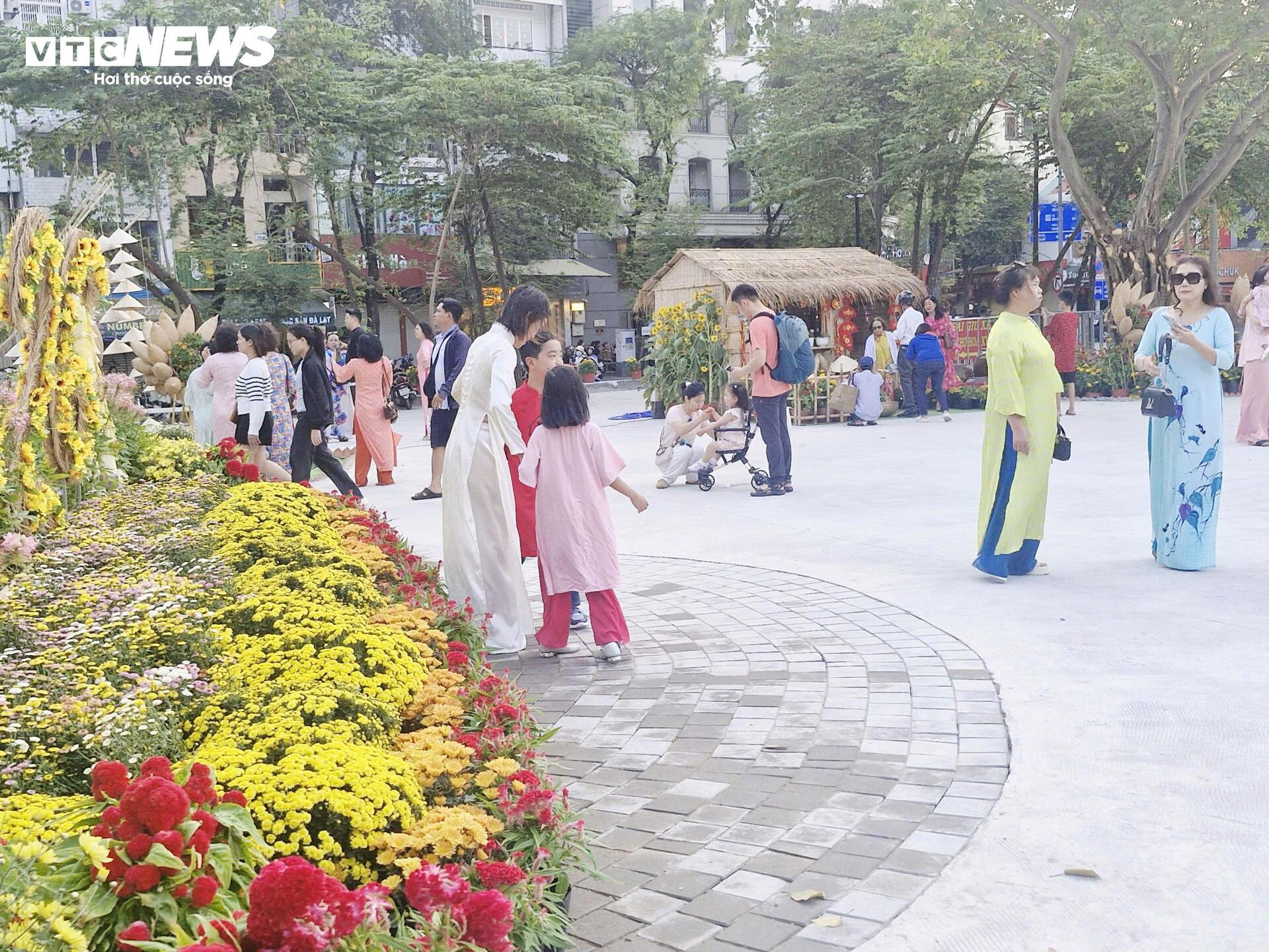 Diện mạo kh&aacute;c lạ của khu đất 'qu&acirc;y t&ocirc;n' hơn 2 thập kỷ ở trung t&acirc;m TP.HCM- Ảnh 16.