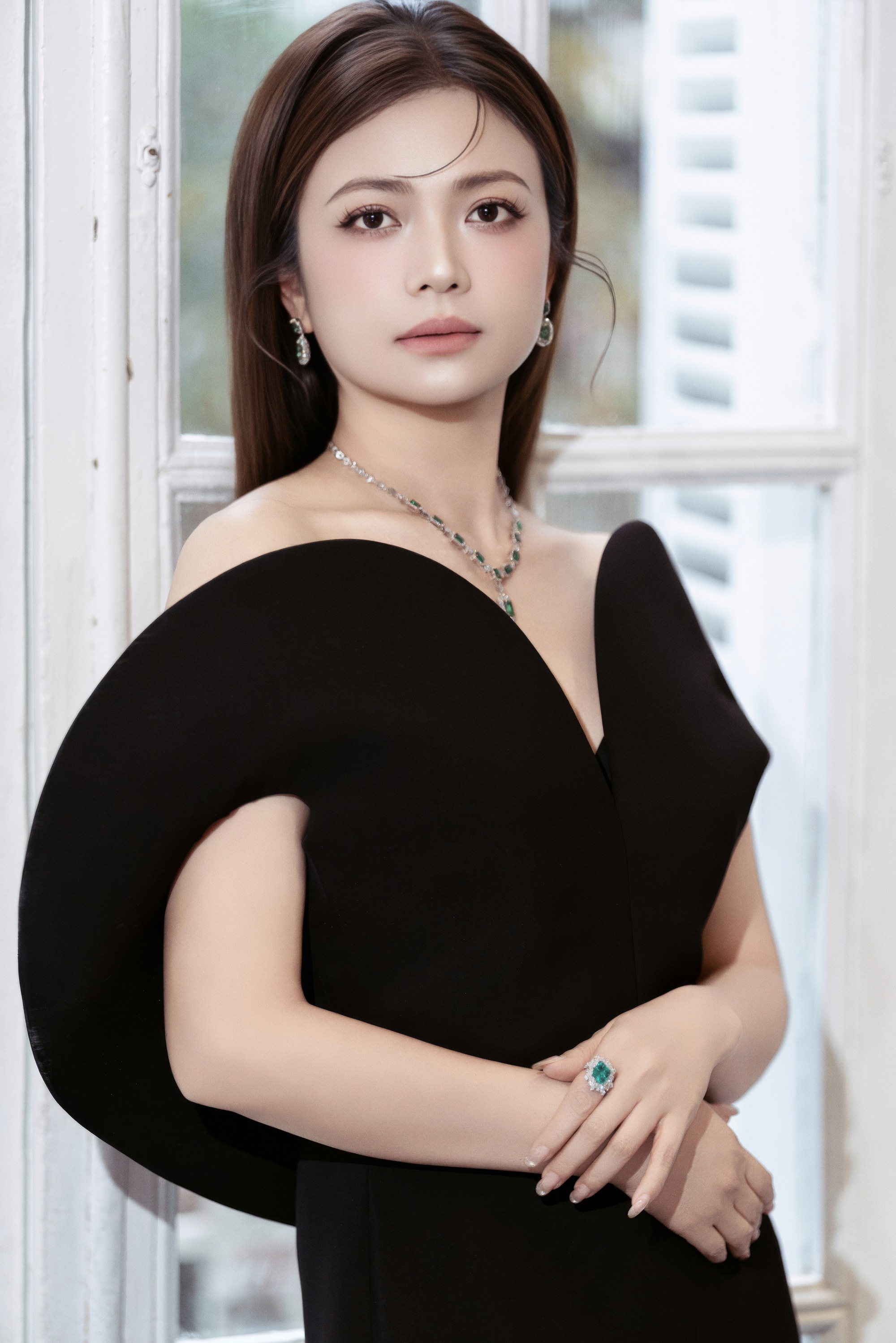 Kiều Anh v&agrave; những thước lụa kể c&acirc;u chuyện của một người phụ nữ đủ "ch&iacute;n"- Ảnh 9.