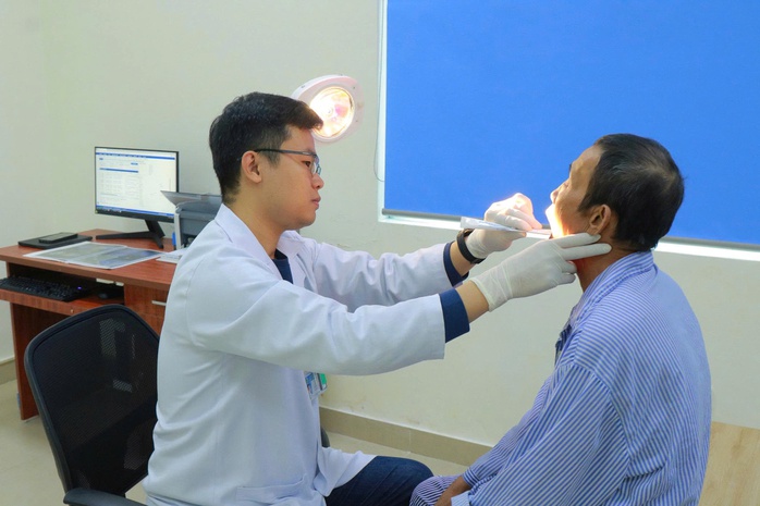 Xạ trị chữa ung thư tại tuyến tỉnh, bước tiến gi&uacute;p người bệnh bớt nhọc nhằn - Ảnh 2.