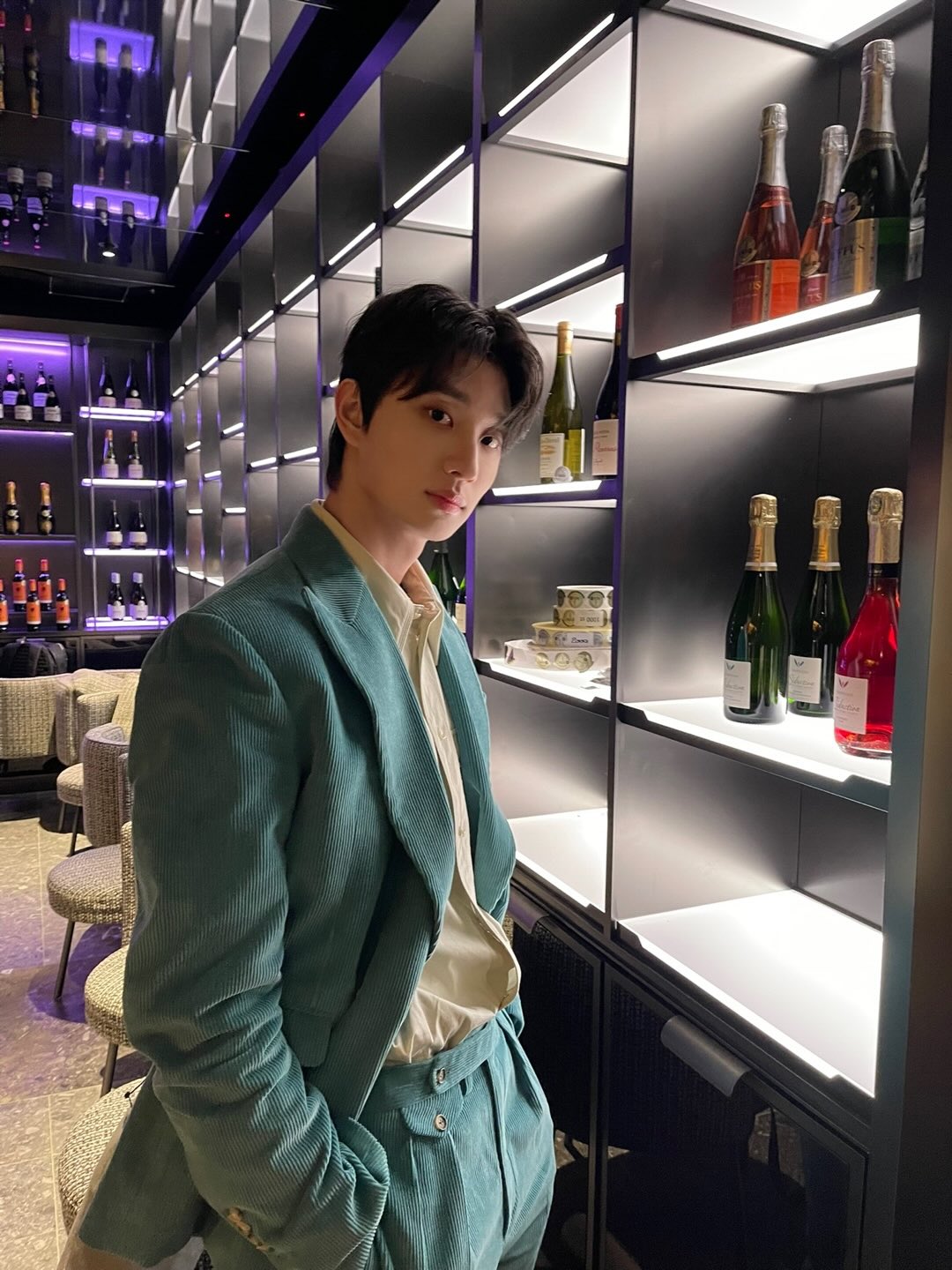 "Hồng h&agrave;i nhi" cao gần 1m9 đang hot: Mặt thư sinh, body cực đỉnh- Ảnh 3.