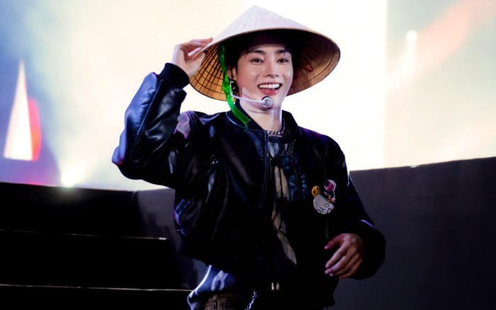 Thần tượng đ&aacute;ng tự h&agrave;o của Việt Nam: Lu&ocirc;n tự h&agrave;o về qu&ecirc; hương xứ sở- Ảnh 3.