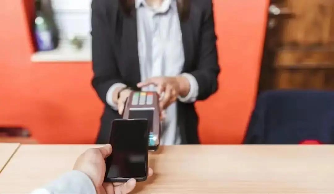 Đừng k&iacute;ch hoạt chức năng n&agrave;y tr&ecirc;n điện thoại nếu chưa hiểu r&otilde;: Mọi thứ của bạn c&oacute; thể bị đ&aacute;nh cắp sạch sẽ- Ảnh 1.