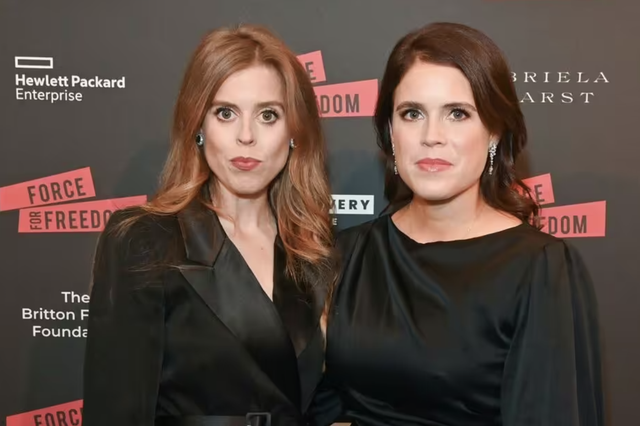 S&oacute;ng gi&oacute; bủa v&acirc;y Ho&agrave;ng gia Anh: Hai n&agrave;ng c&ocirc;ng ch&uacute;a Beatrice v&agrave; Eugenie lặng lẽ "bay m&agrave;u" khỏi chốn vương quyền sau b&ecirc; bối chấn động của cha ruột?- Ảnh 2.