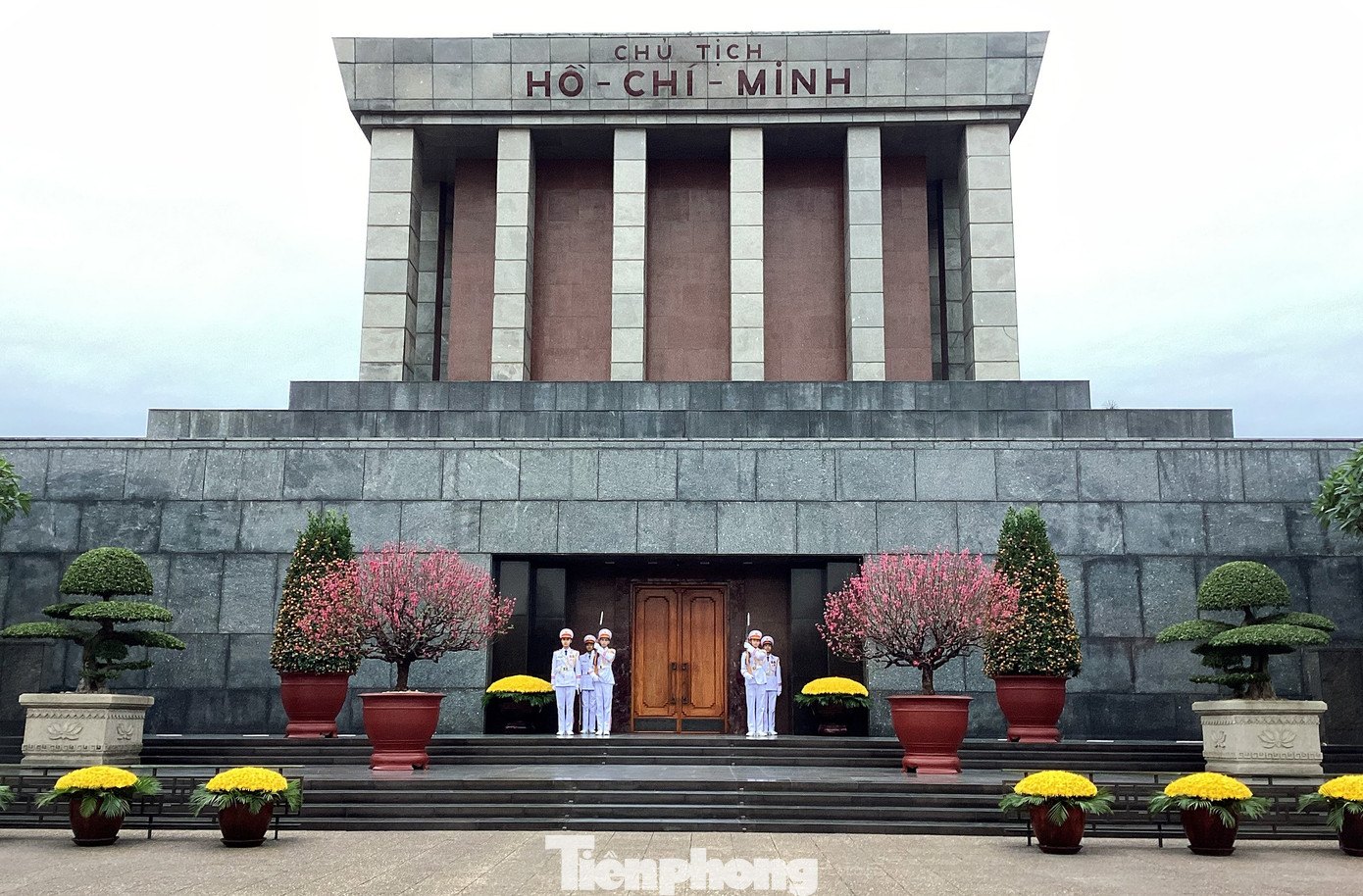 Thi&ecirc;ng li&ecirc;ng lễ thượng cờ tại Quảng trường Ba Đ&igrave;nh ng&agrave;y Tết- Ảnh 6.