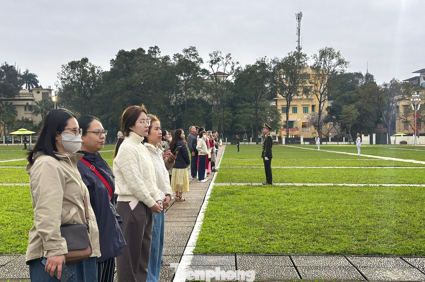 Thi&ecirc;ng li&ecirc;ng lễ thượng cờ tại Quảng trường Ba Đ&igrave;nh ng&agrave;y Tết- Ảnh 3.