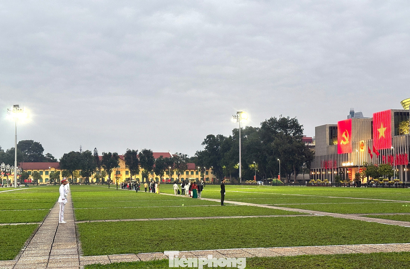 Thi&ecirc;ng li&ecirc;ng lễ thượng cờ tại Quảng trường Ba Đ&igrave;nh ng&agrave;y Tết- Ảnh 2.