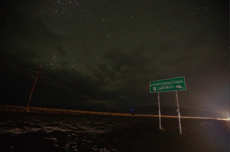 Những b&iacute; ẩn bủa v&acirc;y &ldquo;Xa lộ ngo&agrave;i h&agrave;nh tinh&rdquo; ở Mỹ- Ảnh 1.