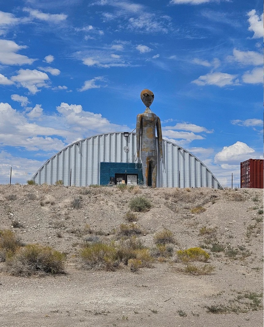 Những b&iacute; ẩn bủa v&acirc;y &ldquo;Xa lộ ngo&agrave;i h&agrave;nh tinh&rdquo; ở Mỹ- Ảnh 6.