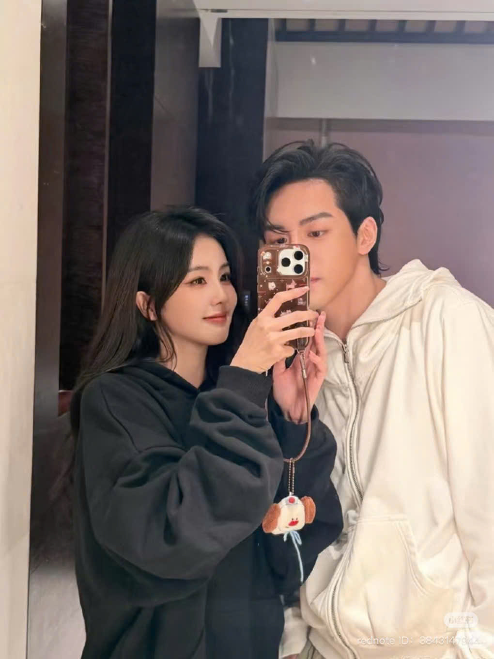 Bắt gặp cặp diễn vi&ecirc;n hot nhất năm 2025 