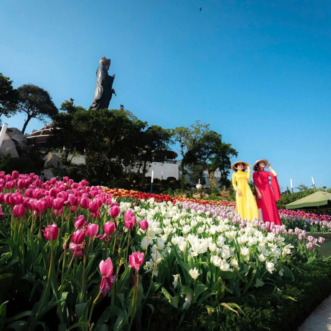 N&uacute;i B&agrave; Đen đ&oacute;n lượng kh&aacute;ch "khủng" trong 6 ng&agrave;y Tết- Ảnh 1.