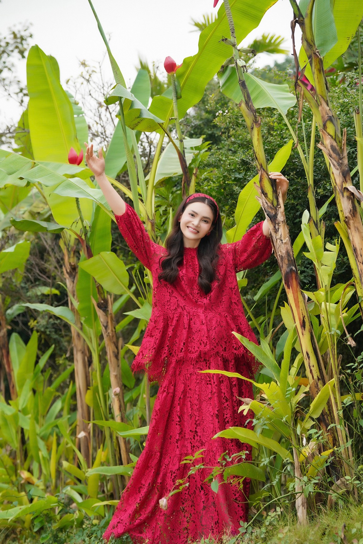 Nữ NSND trẻ nhất Việt Nam đ&oacute;n Tết rực rỡ trong biệt phủ 8000m&sup2;- Ảnh 13.