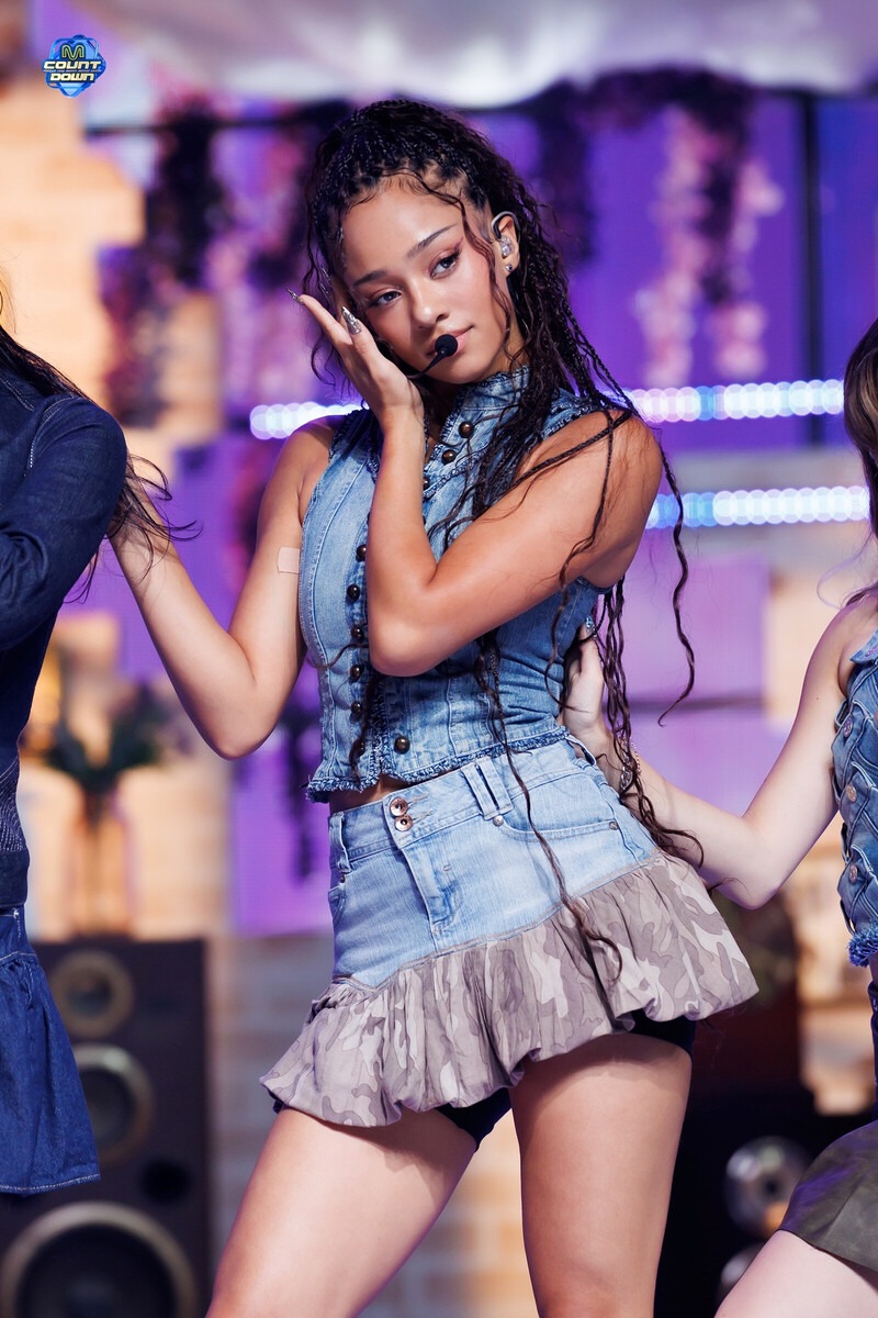 Thi&ecirc;n thần lai đẹp nhất showbiz tạm dừng hoạt động, nguy cơ bị đuổi khỏi nh&oacute;m v&igrave; b&ecirc; bối bủa v&acirc;y- Ảnh 5.