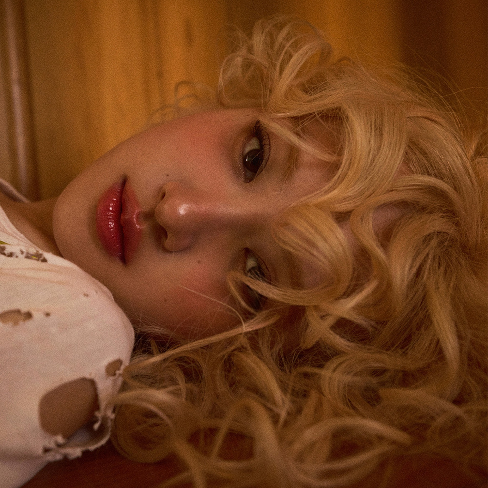 Mỹ nh&acirc;n đẹp nhất thế giới &ldquo;out tr&igrave;nh&rdquo;: Ra một b&agrave;i h&aacute;t ăn cả đời, cả sớ th&agrave;nh t&iacute;ch đếm m&atilde;i kh&ocirc;ng hết- Ảnh 5.