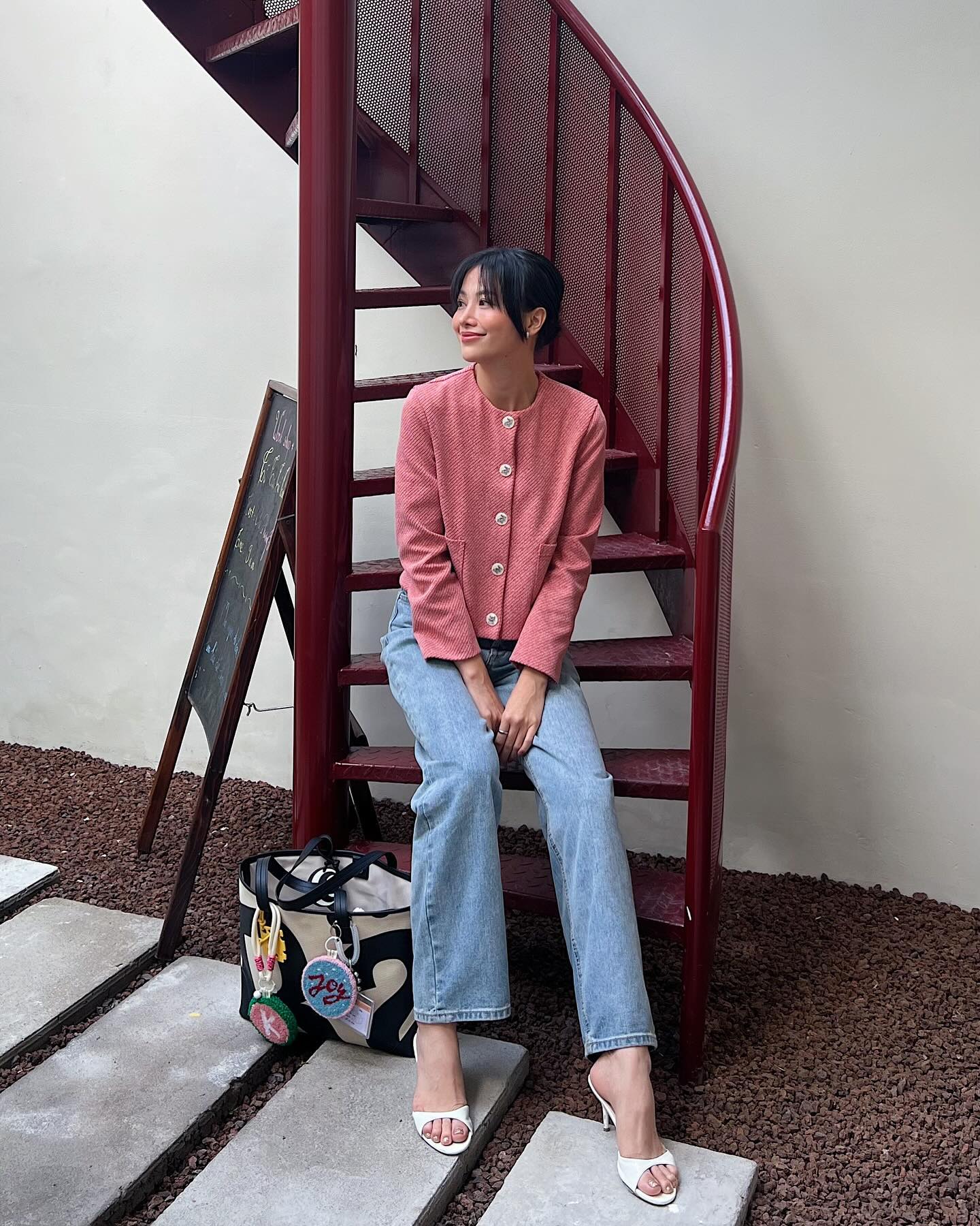 C&aacute;c mỹ nh&acirc;n Việt mặc quần jeans đỉnh cỡ n&agrave;y, kh&ocirc;ng tham khảo l&agrave; thiệt- Ảnh 4.