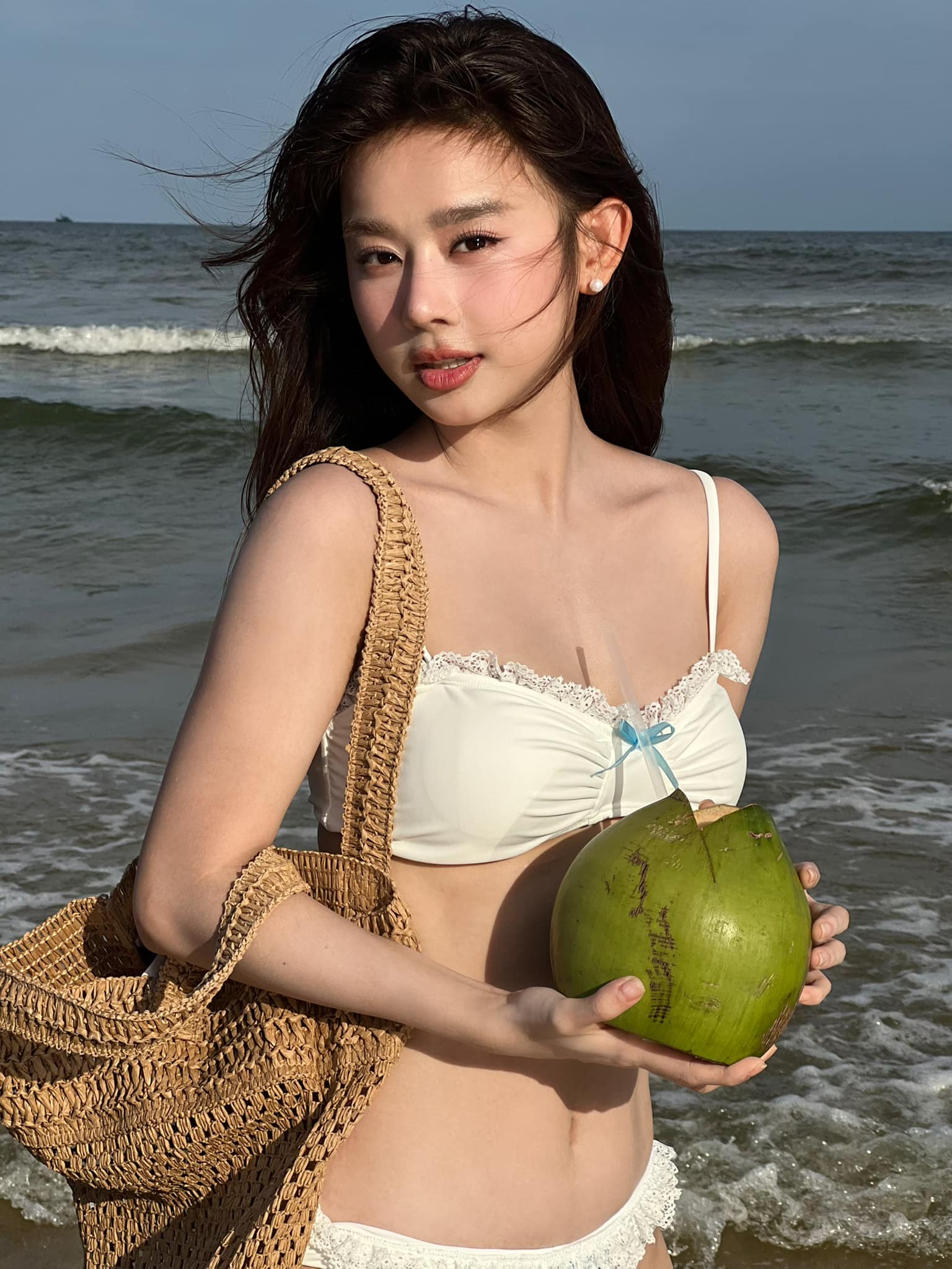 Mỹ nh&acirc;n Việt cao hơn 1m50 bị nghi phim giả t&igrave;nh thật với nam vương "to cao như khủng long"- Ảnh 10.