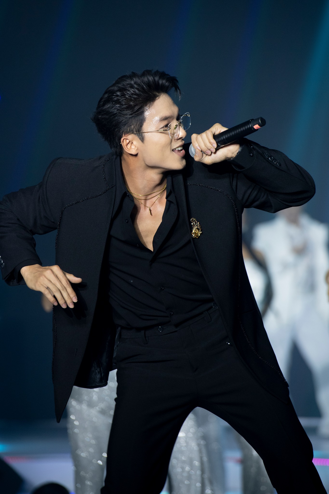 Mỹ nh&acirc;n Việt cao hơn 1m50 bị nghi phim giả t&igrave;nh thật với nam vương "to cao như khủng long"- Ảnh 14.