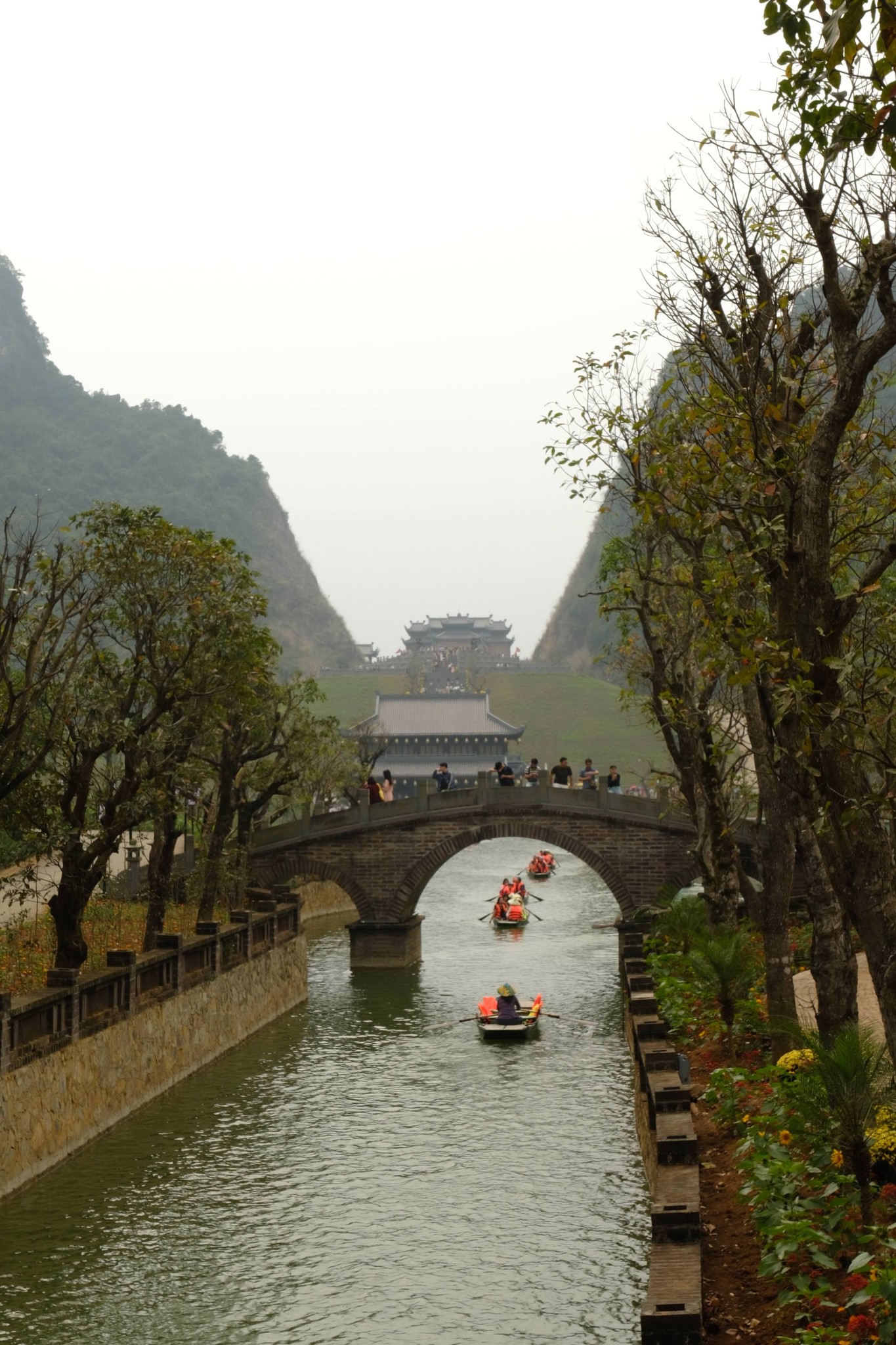 Đi Thung Ui (Ninh B&igrave;nh) đu trend "cổ trang": Bỏ t&uacute;i ngay 5 lưu &yacute; thực tế n&agrave;y kẻo rước bực v&agrave;o người!- Ảnh 6.