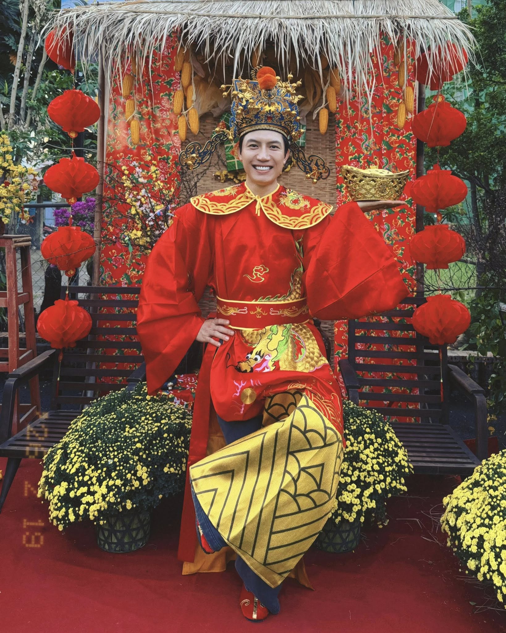 Ca sĩ đón xuân lên trang Thông tin Chính Phủ: Hát cả năm Tết vẫn hát, giữ chuỗi “nghỉ lễ lâu nhất Việt Nam”- Ảnh 1.