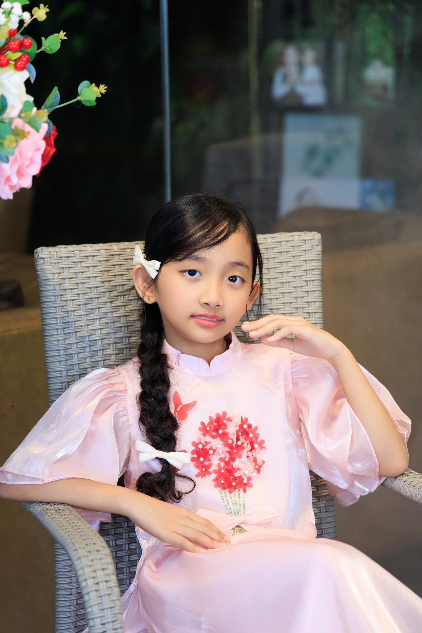 Hóa ra “mợ chảnh” nhà Khánh Thi - Phan Hiển lại hiểu chuyện nhất nhà, sinh non bé xíu, 8 tuổi khí chất tiểu thư- Ảnh 6. Hóa ra “mợ chảnh” nhà Khánh Thi - Phan Hiển lại hiểu chuyện nhất nhà, sinh non bé xíu, 8 tuổi khí chất tiểu thư- Ảnh 6.