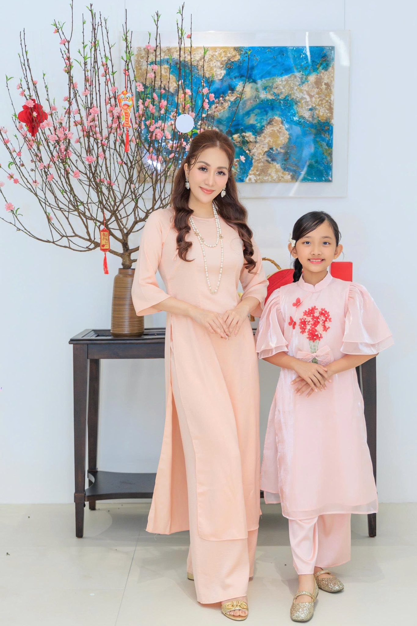 Hóa ra “mợ chảnh” nhà Khánh Thi - Phan Hiển lại hiểu chuyện nhất nhà, sinh non bé xíu, 8 tuổi khí chất tiểu thư- Ảnh 7. Hóa ra “mợ chảnh” nhà Khánh Thi - Phan Hiển lại hiểu chuyện nhất nhà, sinh non bé xíu, 8 tuổi khí chất tiểu thư- Ảnh 7.