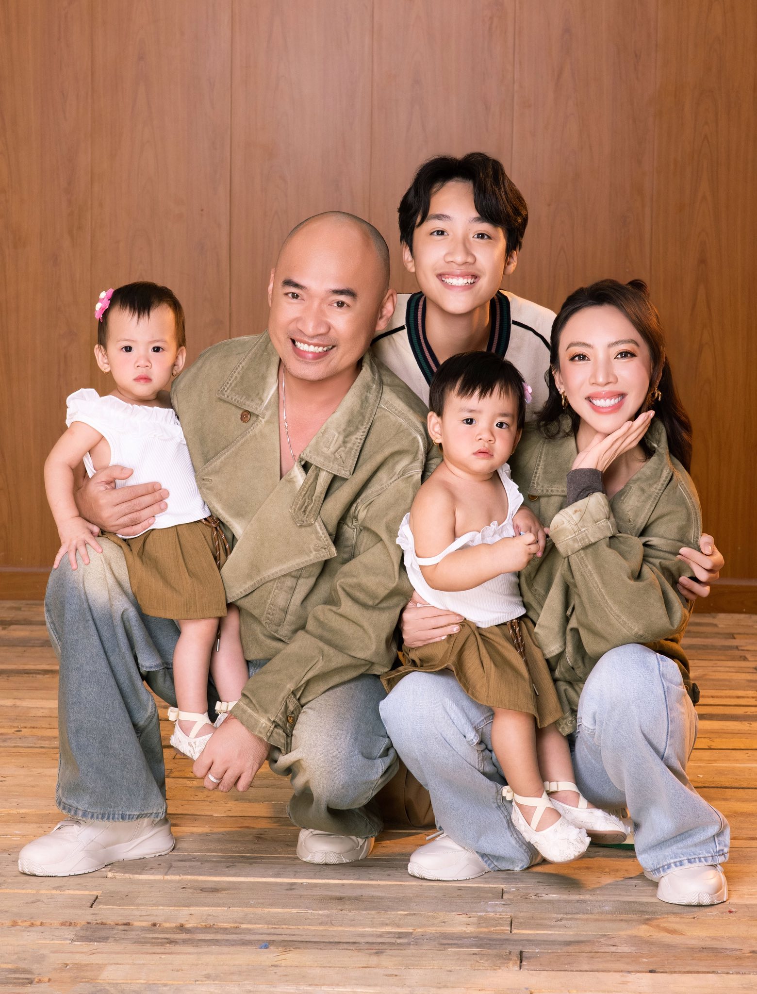 Thu Trang - Tiến Luật c&ocirc;ng khai cặp song sinh dịp năm mới?- Ảnh 2.