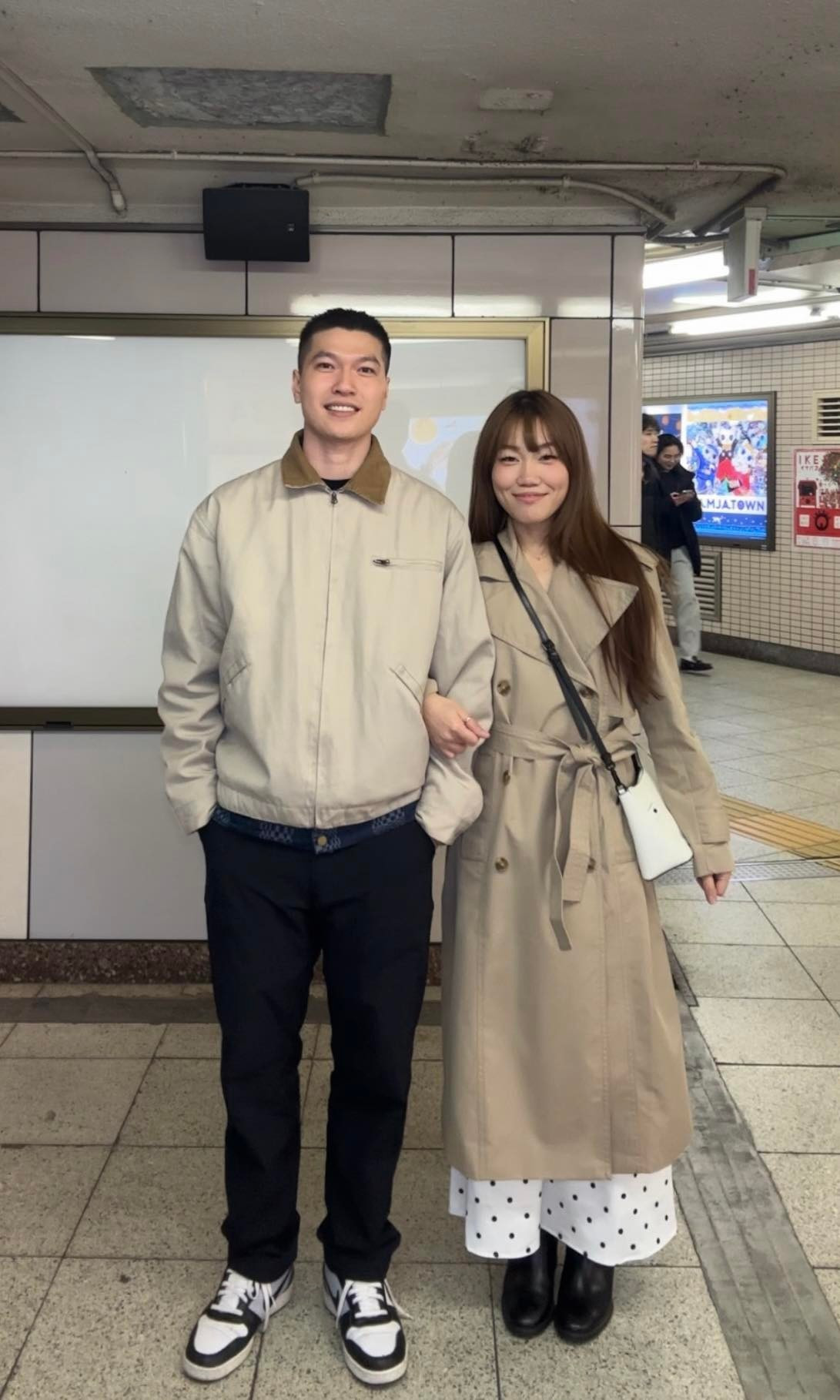 Đầu năm khui “cặp đôi thế kỷ”: Người thất tình nhiều năm yêu người chưa có mối tình đầu, thiệt không ta?- Ảnh 2. Đầu năm khui “cặp đôi thế kỷ”: Người thất tình nhiều năm yêu người chưa có mối tình đầu, thiệt không ta?- Ảnh 2.