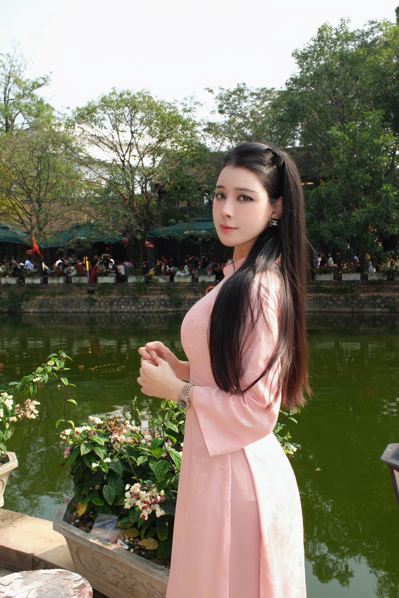 Bạn gái Văn Thanh đăng "status" ẩn ý ngày đầu năm, có chuyện gì đây?- Ảnh 3. Bạn gái Văn Thanh đăng "status" ẩn ý ngày đầu năm, có chuyện gì đây?- Ảnh 3.