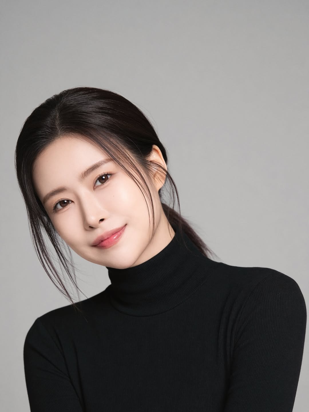 Màn lột xác của nữ diễn viên chi 1,8 tỷ “dao kéo” hết khuôn mặt, kết quả có mỹ mãn?- Ảnh 4. Màn lột xác của nữ diễn viên chi 1,8 tỷ “dao kéo” hết khuôn mặt, kết quả có mỹ mãn?- Ảnh 4.