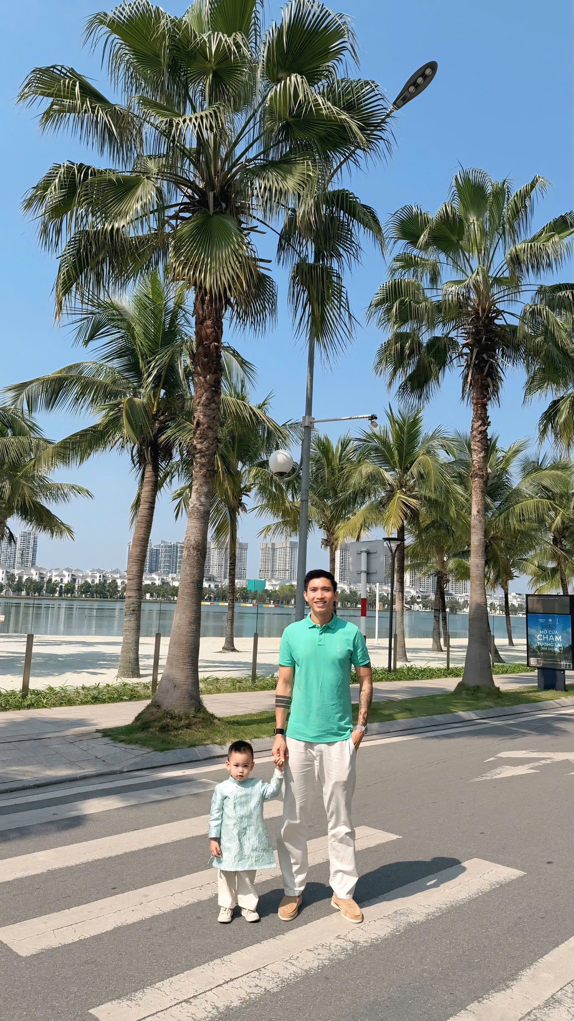 Doãn Hải My vững phong độ nàng WAG mặc áo dài đẹp nhất, xách túi hiệu sang chảnh bên Văn Hậu ai cũng ngoái nhìn- Ảnh 6. Doãn Hải My vững phong độ nàng WAG mặc áo dài đẹp nhất, xách túi hiệu sang chảnh bên Văn Hậu ai cũng ngoái nhìn- Ảnh 6.