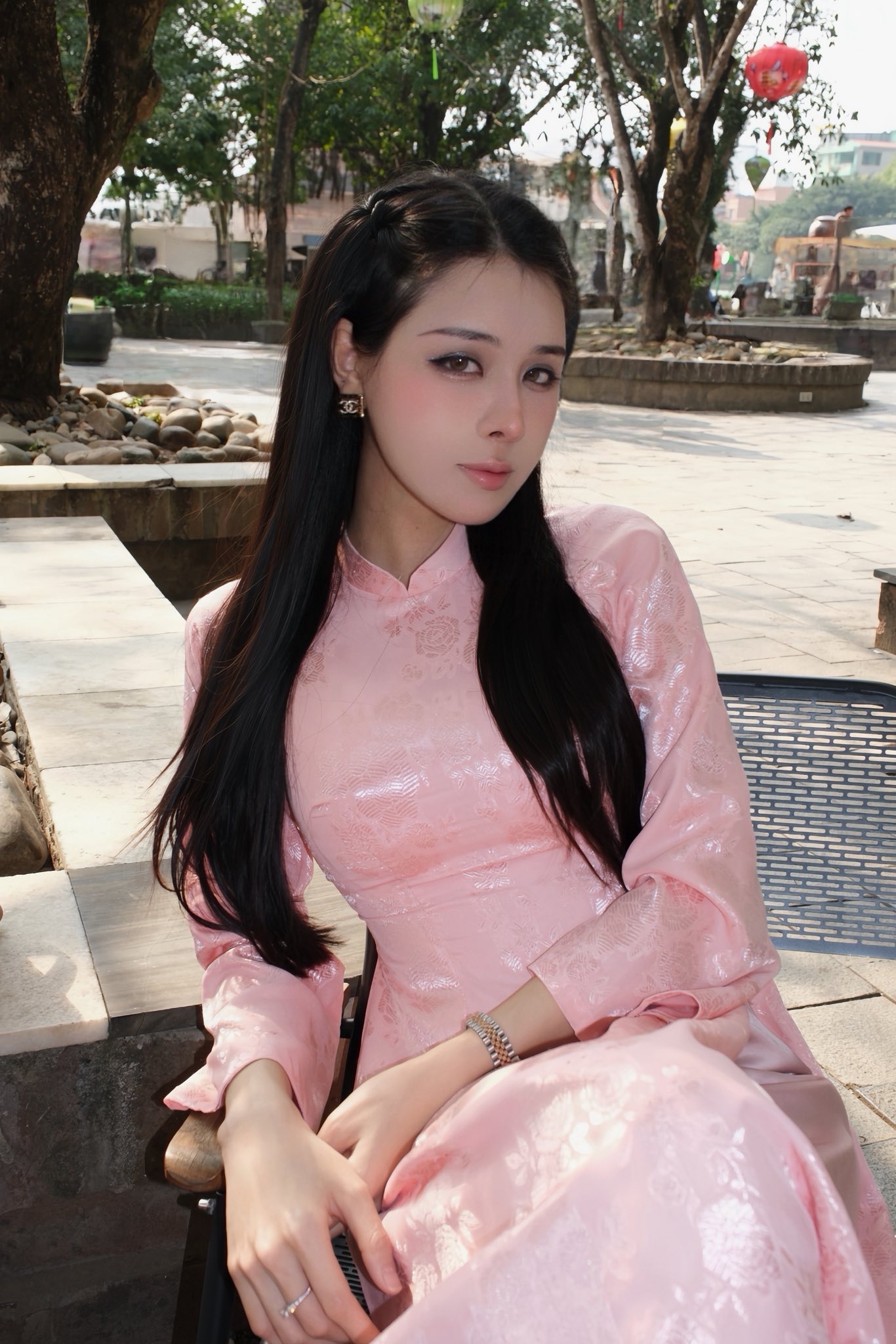 Bạn gái Văn Thanh đăng "status" ẩn ý ngày đầu năm, có chuyện gì đây?- Ảnh 2. Bạn gái Văn Thanh đăng "status" ẩn ý ngày đầu năm, có chuyện gì đây?- Ảnh 2.