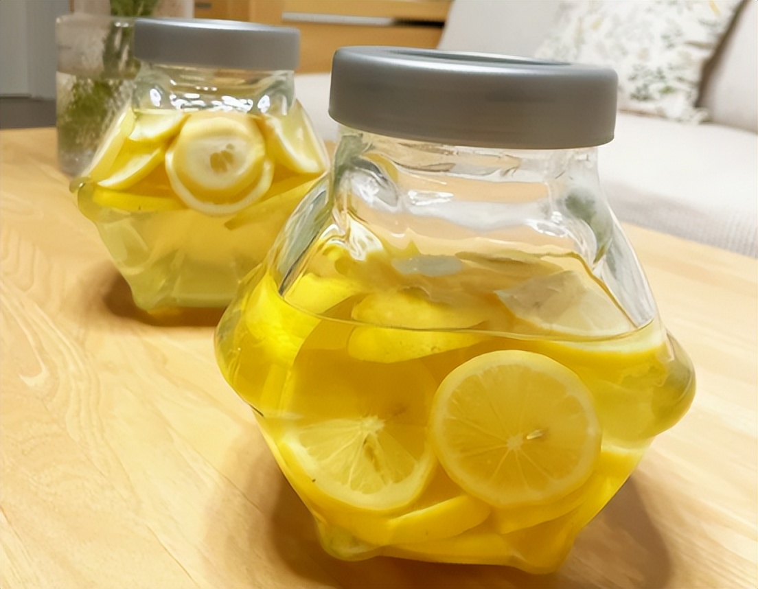 Tôi từng để chanh mốc trong tủ lạnh, cho đến khi phát hiện 15 công dụng này khiến cả căn nhà thơm sạch bất ngờ- Ảnh 8. Tôi từng để chanh mốc trong tủ lạnh, cho đến khi phát hiện 15 công dụng này khiến cả căn nhà thơm sạch bất ngờ- Ảnh 8.