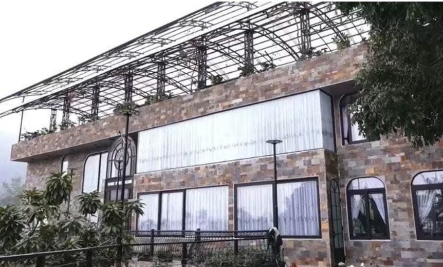 Nữ NSND trẻ nhất Việt Nam đ&oacute;n Tết rực rỡ trong biệt phủ 8000m&sup2;- Ảnh 6.