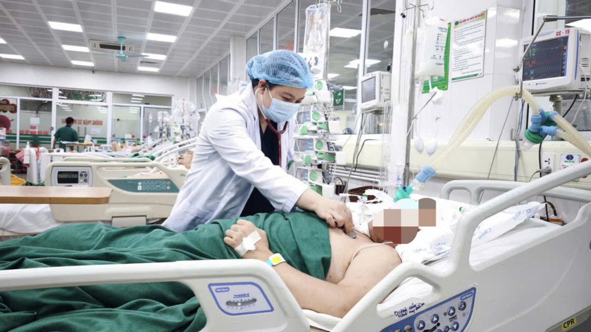 Bữa cơm tất ni&ecirc;n nguội lạnh v&agrave; những b&aacute;c sĩ kh&ocirc;ng nhớ nổi m&ugrave;ng mấy Tết