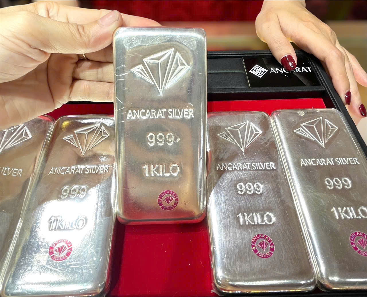 Người mua bạc kỳ vọng điều g&igrave; trong năm B&iacute;nh Ngọ 2026?- Ảnh 2.