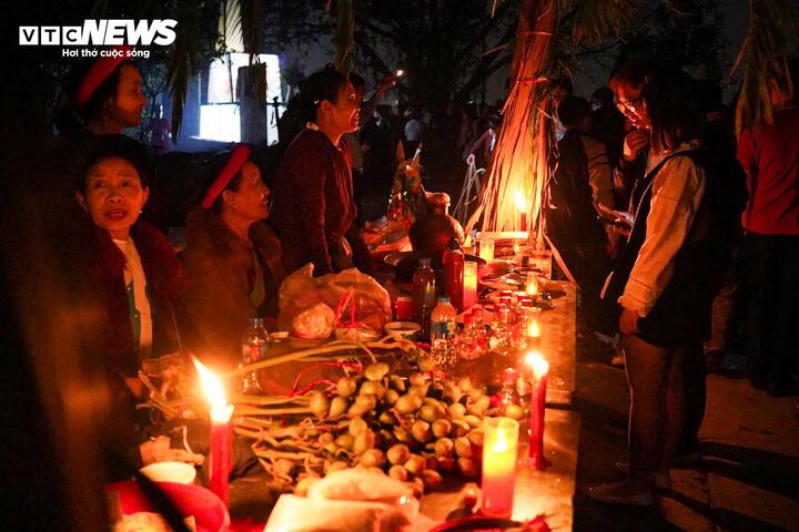 Kh&aacute;m ph&aacute; chợ &acirc;m dương độc đ&aacute;o, họp duy nhất mỗi năm 1 lần l&uacute;c nửa đ&ecirc;m- Ảnh 6.